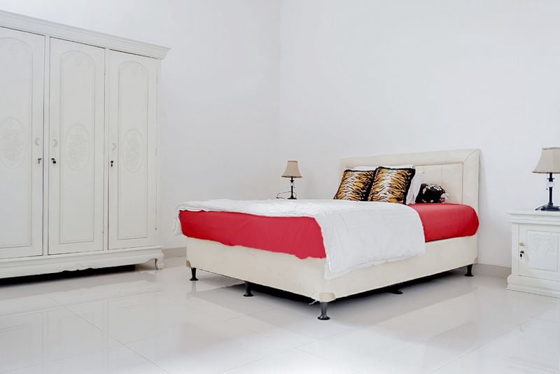 SPACIOUS_KING_BED_A_TANAH_ABANG_AGHNIYA_POME_MAIN-1628146188